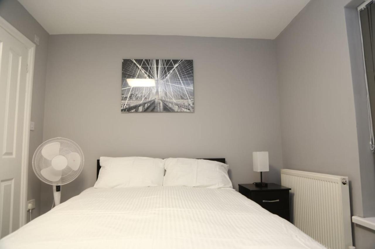 A A Guest Rooms Woolwich Лондон Екстериор снимка
