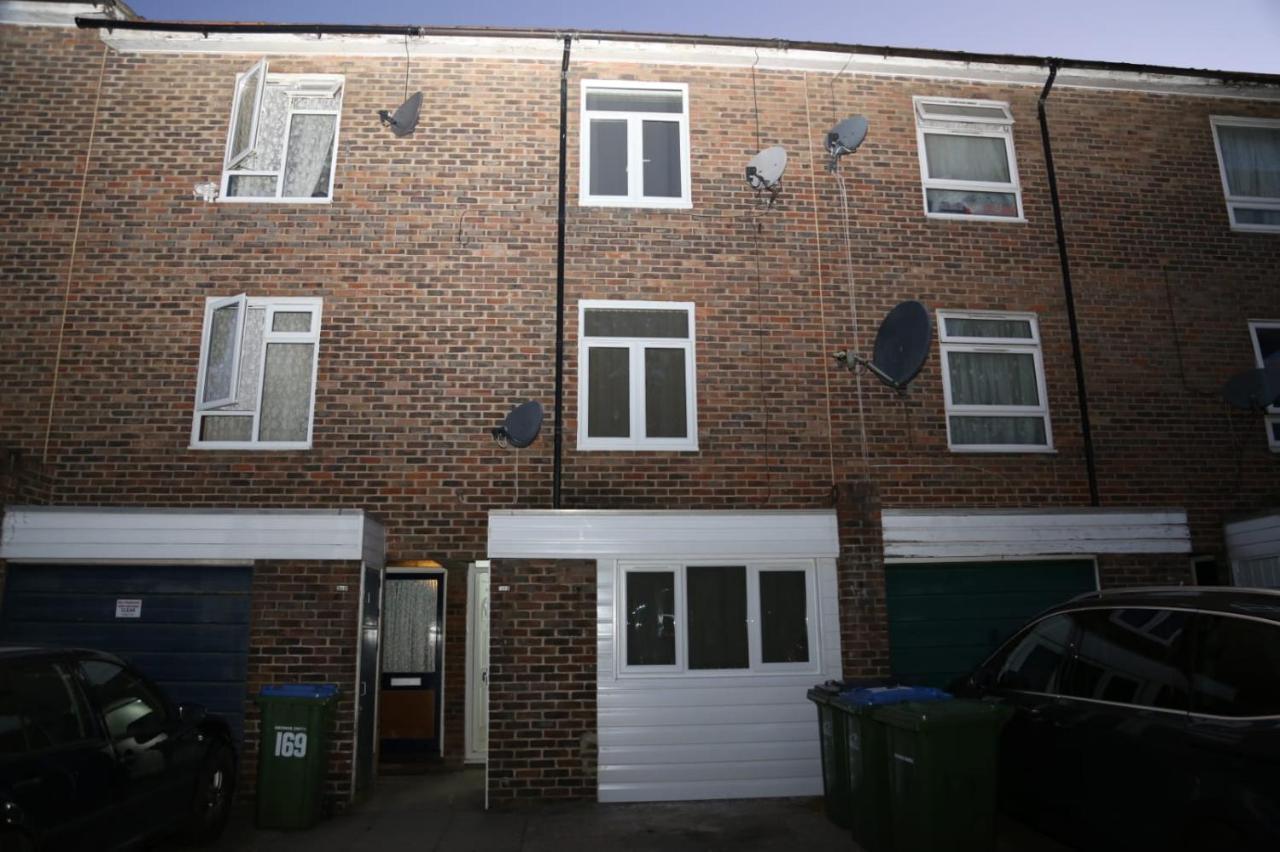 A A Guest Rooms Woolwich Лондон Екстериор снимка