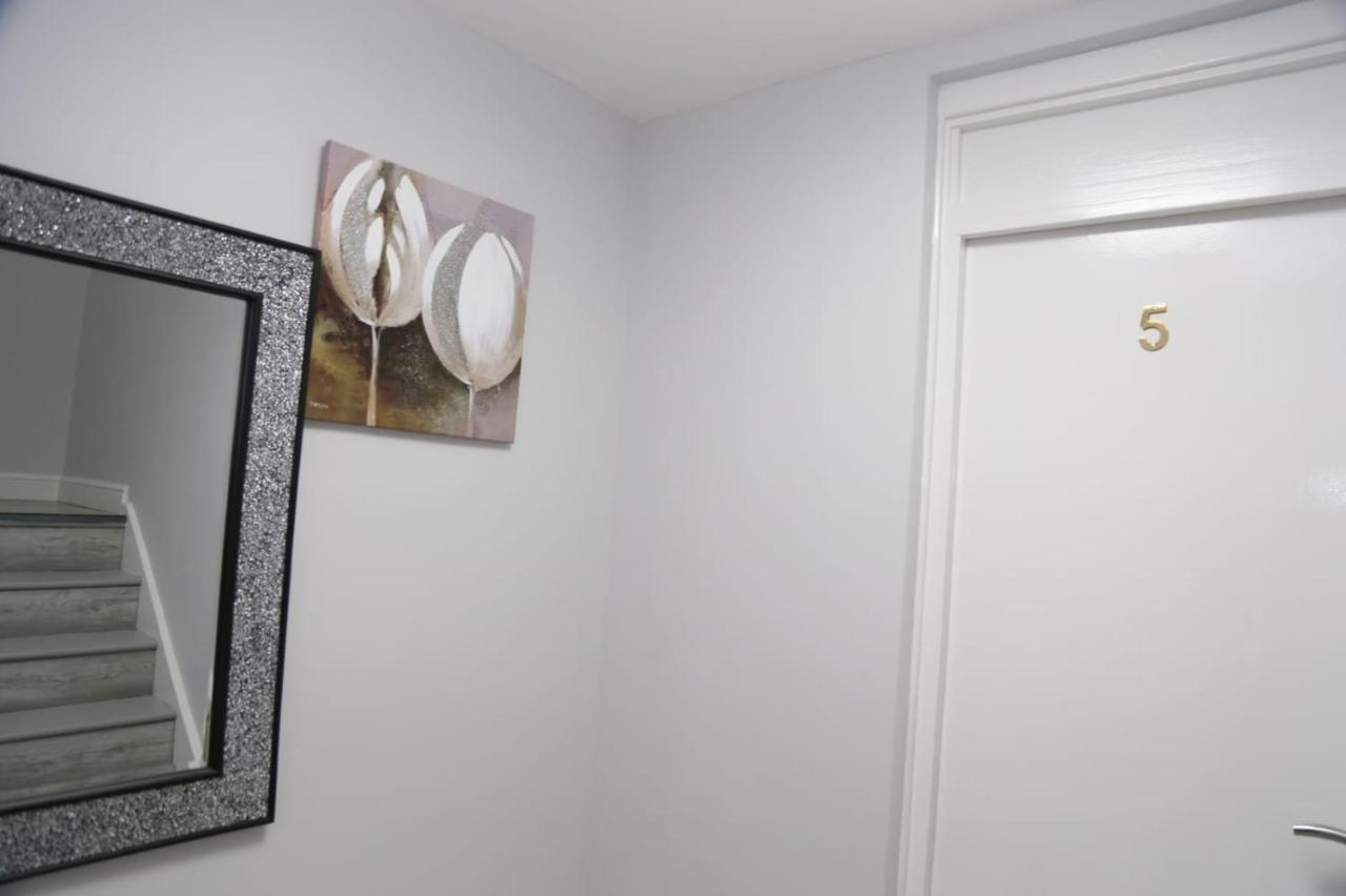 A A Guest Rooms Woolwich Лондон Екстериор снимка