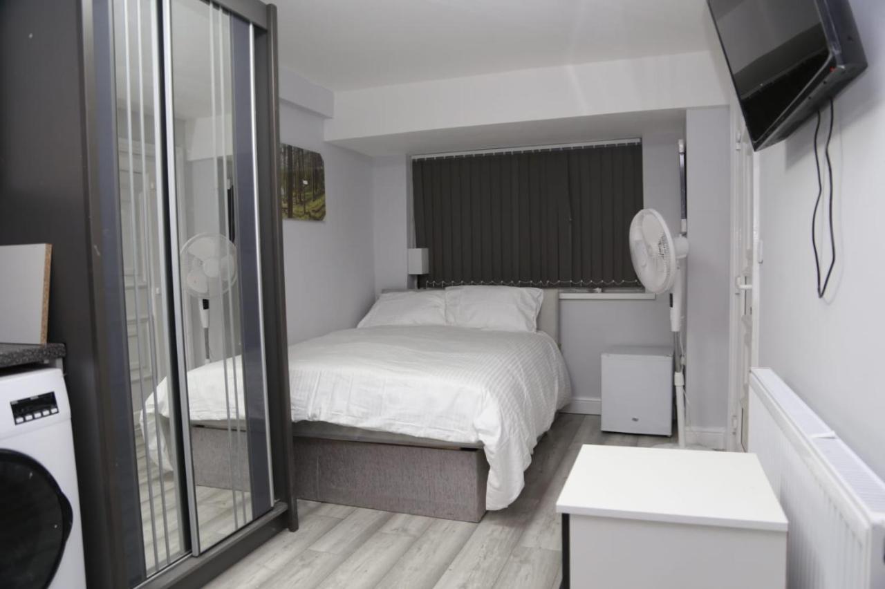 A A Guest Rooms Woolwich Лондон Екстериор снимка